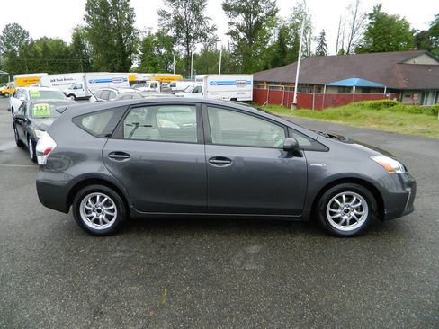 Used 2013 Toyota Prius V Three FWD image 9