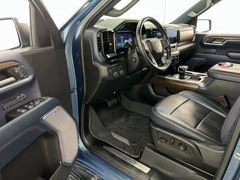 Certified 2024 Chevrolet Silverado 1500 High Country w/ High Country Premium Package image 30