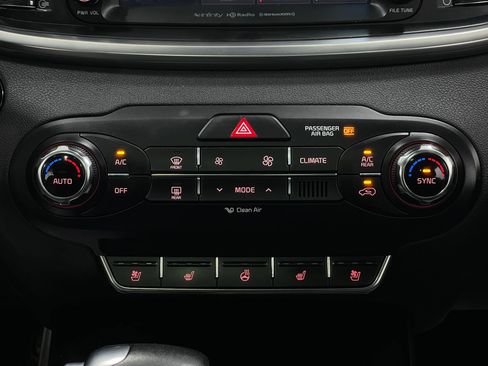 Used 2018 Kia Sorento SX AWD/4WD image 24