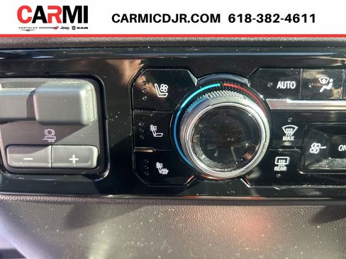 Used 2022 Chevrolet Silverado 1500 ZR2 w/ Technology Package image 28