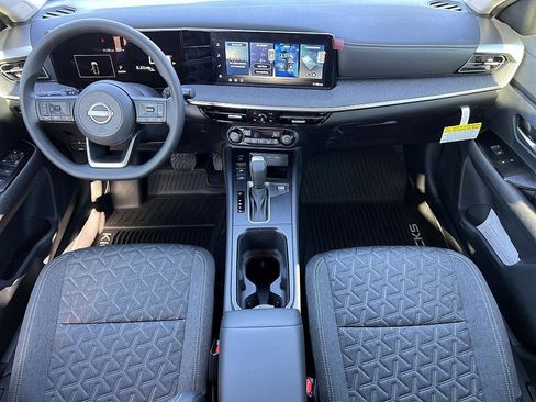 New 2026 Nissan Kicks SV image 8
