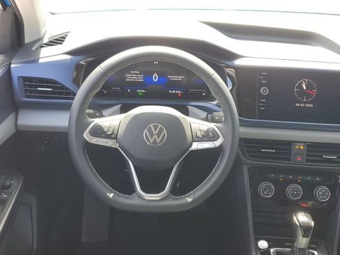 Certified 2023 Volkswagen Taos SE w/ Black Wheel Package FWD image 19