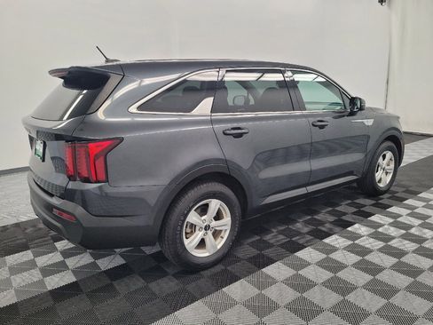 Used 2023 Kia Sorento LX FWD image 10