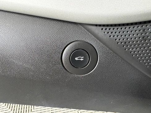 Used 2020 Chevrolet Camaro LT RWD image 19