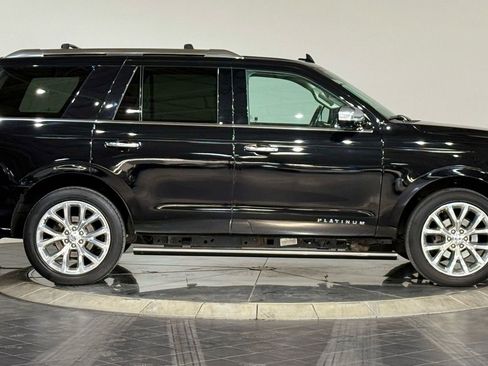 Used 2019 Ford Expedition Platinum image 11