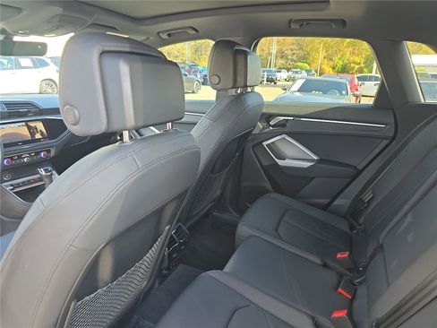 Used 2024 Audi Q3 2.0T Premium Plus image 12