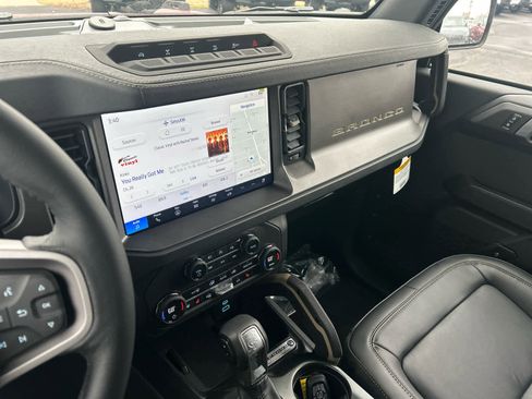 New 2025 Ford Bronco Badlands image 28