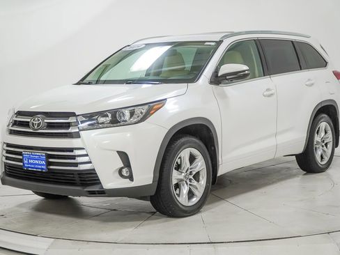 Used 2019 Toyota Highlander Limited image 4