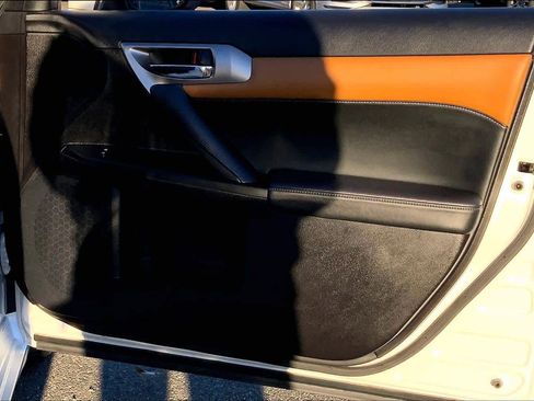 Used 2016 Lexus CT 200h image 22