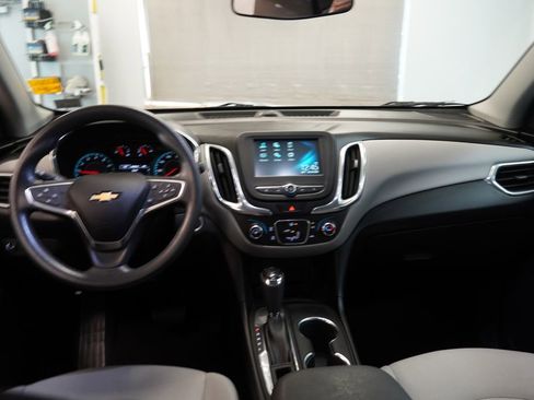 Used 2018 Chevrolet Equinox LS w/ LPO, Blackout Package FWD image 9