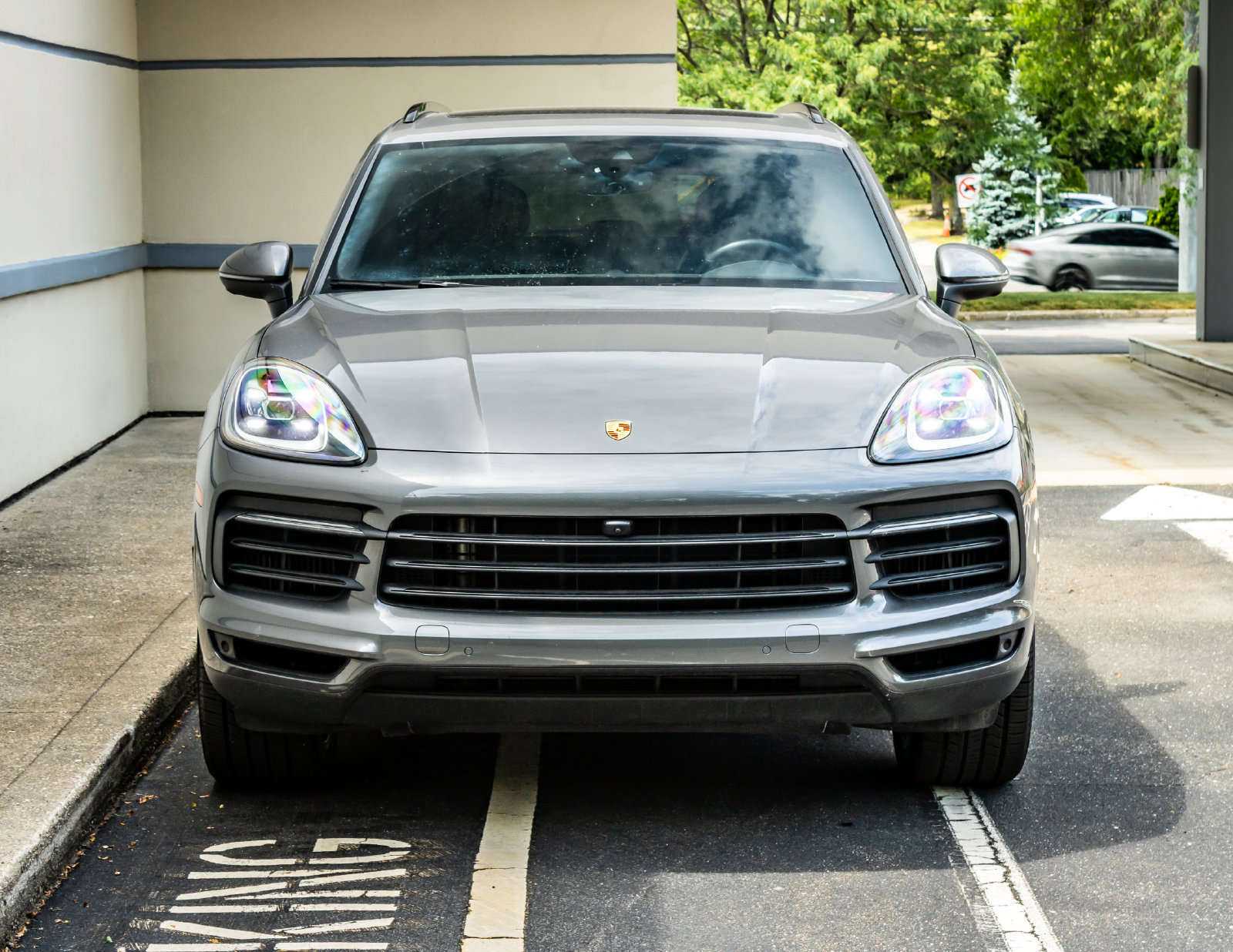 Used 2023 Porsche Cayenne AWD/4WD image 2
