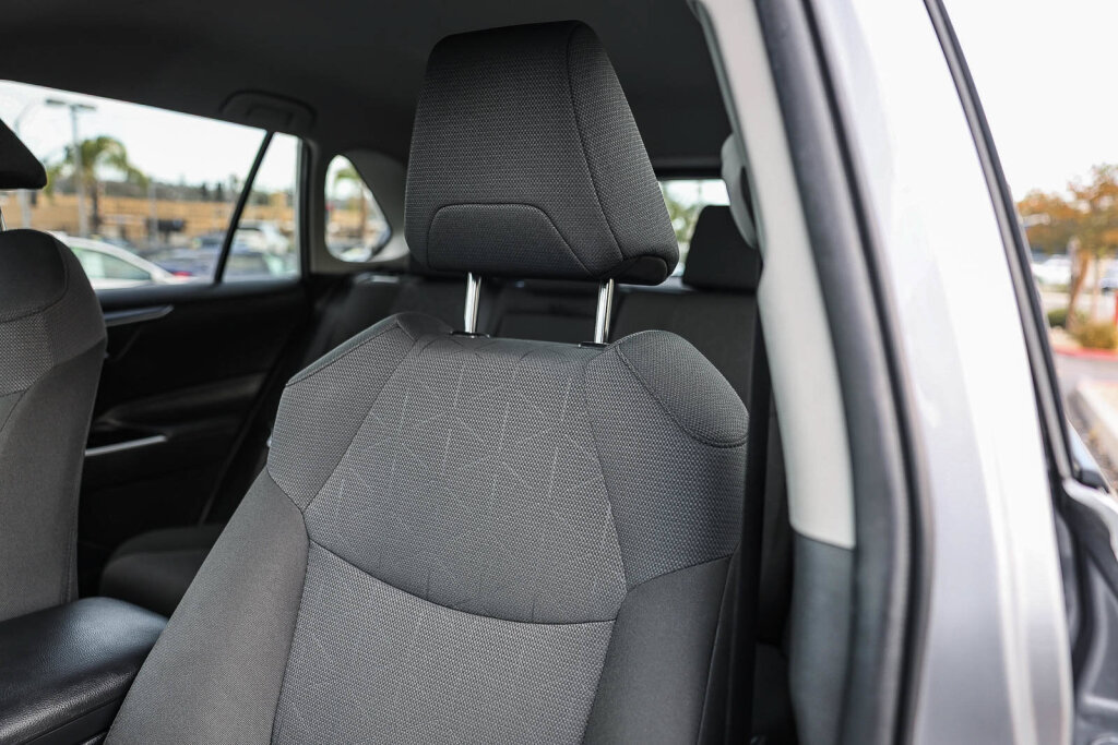 Certified 2025 Toyota RAV4 XLE FWD image 18
