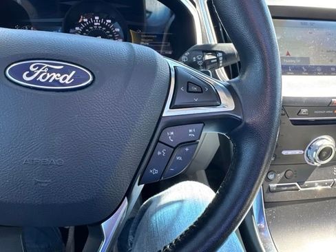 Used 2019 Ford Edge Titanium w/ Equipment Group 301A AWD/4WD image 22