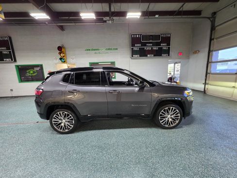 Used 2022 Jeep Compass Limited w/ Elite Group AWD/4WD image 5
