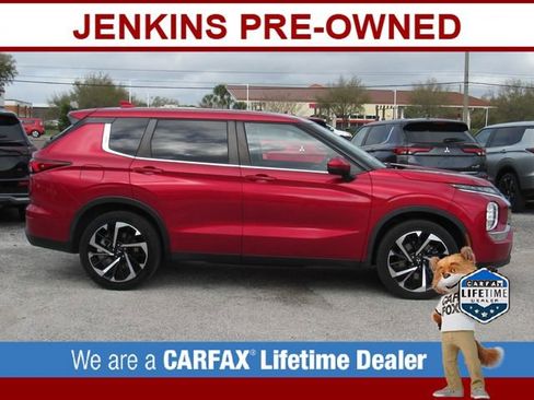 Used 2022 Mitsubishi Outlander ES image 2