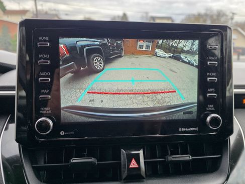 Used 2021 Toyota Corolla LE image 20