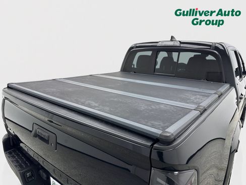 Used 2018 Toyota Tacoma SR5 AWD/4WD image 45