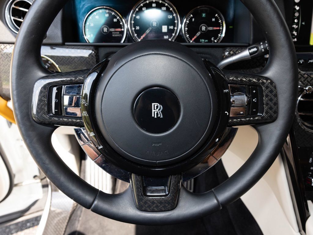 Used 2022 Rolls-Royce Cullinan Black Badge w/ Dark Exterior Package AWD/4WD image 36