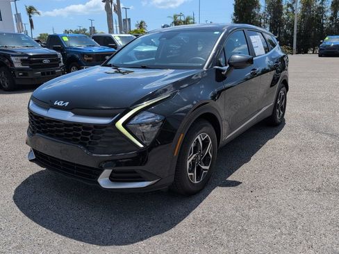 Used 2023 Kia Sportage LX image 6