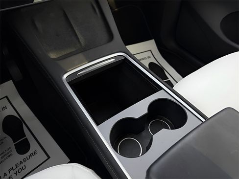 Used 2023 Tesla Model Y Long Range image 19