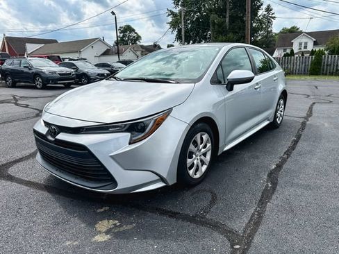 Used 2024 Toyota Corolla LE FWD image 3
