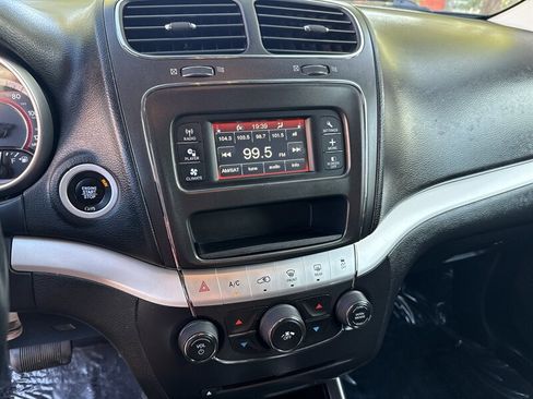 Used 2017 Dodge Journey SE w/ Flexible Seating Group FWD image 34