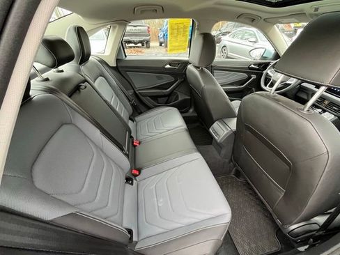 Certified 2025 Volkswagen Jetta SEL image 20
