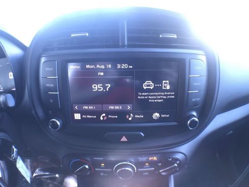 Used 2024 Kia Soul LX w/ Option Group 015 FWD image 17
