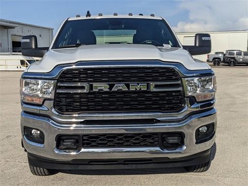 Used 2024 RAM 3500 Big Horn image 7