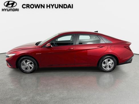 Certified 2026 Hyundai Elantra SE FWD image 8