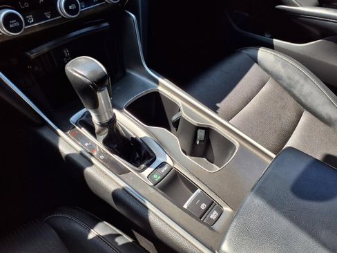 Used 2018 Honda Accord Sport image 20