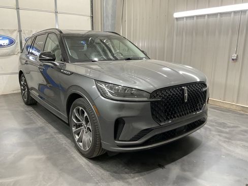 Used 2025 Lincoln Aviator 2WD w/ Jet Appearance Package image 1