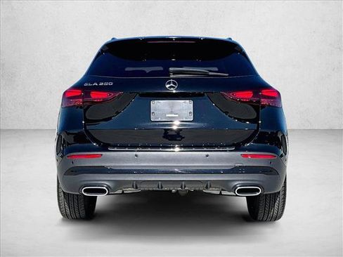 Used 2025 Mercedes-Benz GLA 250 image 4