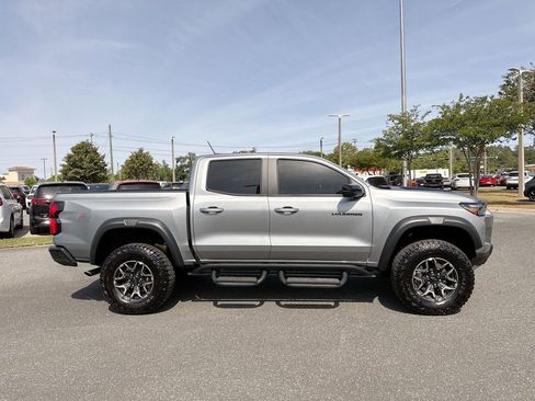 Used 2025 Chevrolet Colorado ZR2 image 2