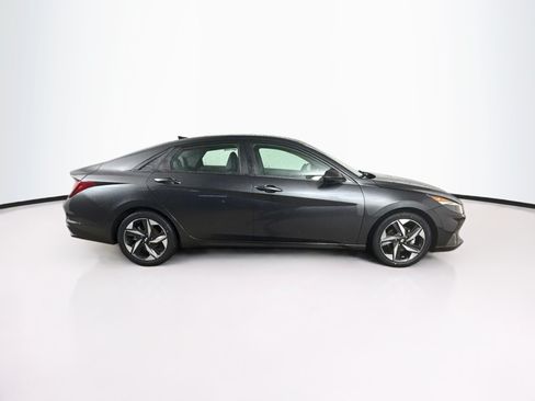 Used 2023 Hyundai Elantra SEL w/ Convenience Package FWD image 2