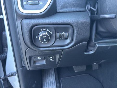 New 2026 RAM 1500 Big Horn AWD/4WD image 13