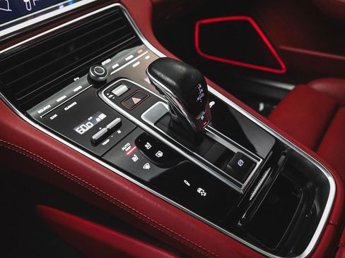 Used 2022 Porsche Panamera 4S AWD/4WD image 31