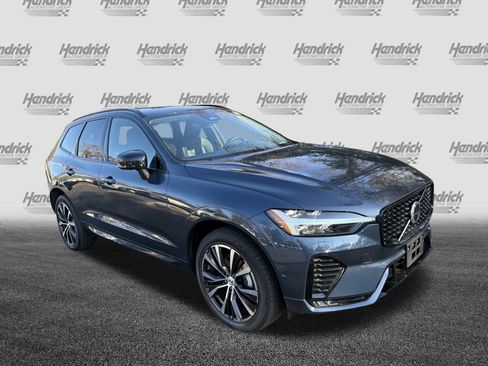 Certified 2025 Volvo XC60 B5 Plus image 2