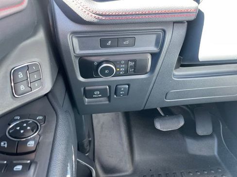 Used 2024 Ford Expedition Max Limited AWD/4WD image 13