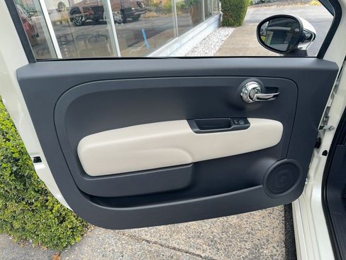 Used 2018 FIAT 500 Lounge FWD image 16
