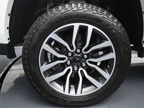 Used 2025 RAM 1500 Limited image 9