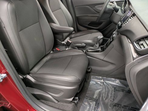 Used 2022 Buick Encore Preferred w/ Safety Package image 28