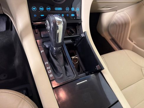 Used 2018 Ford Taurus Limited FWD image 19