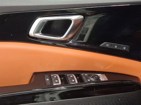 Used 2024 Kia Carnival SX image 16