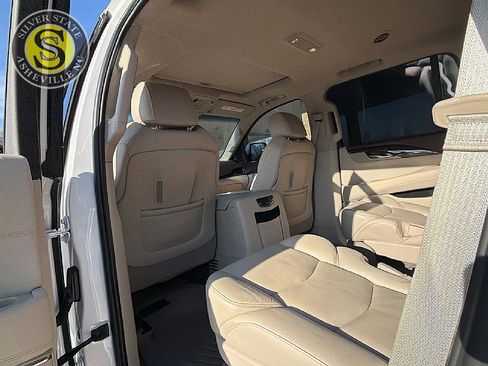 Used 2017 Cadillac Escalade Luxury image 13
