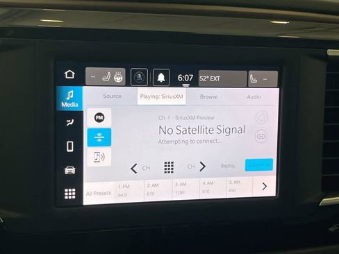 Used 2023 Chrysler Voyager LX FWD image 16