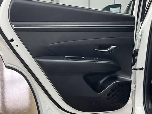 Certified 2023 Hyundai Tucson SEL AWD/4WD image 16