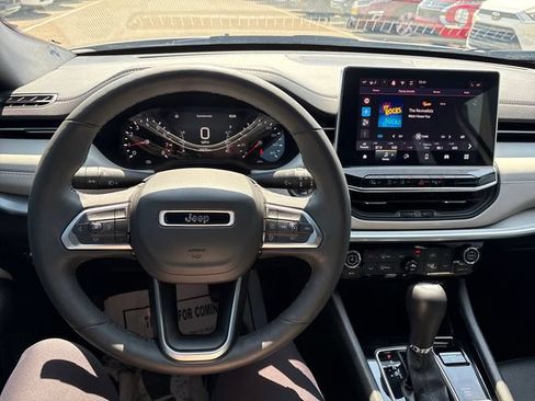 Used 2025 Jeep Compass Limited AWD/4WD image 10