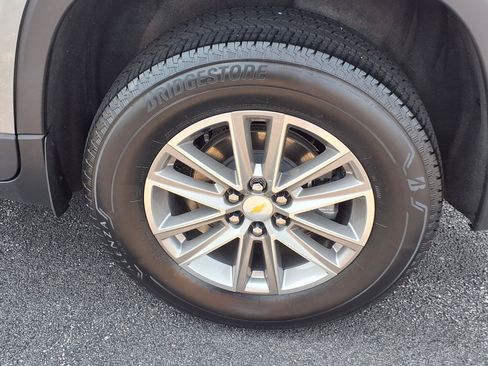Used 2023 Chevrolet Traverse LT w/ LPO, Floor Liner Package AWD/4WD image 9