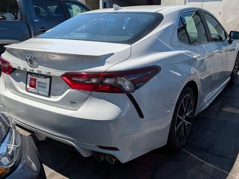 Used 2023 Toyota Camry SE w/ Convenience Package FWD image 3